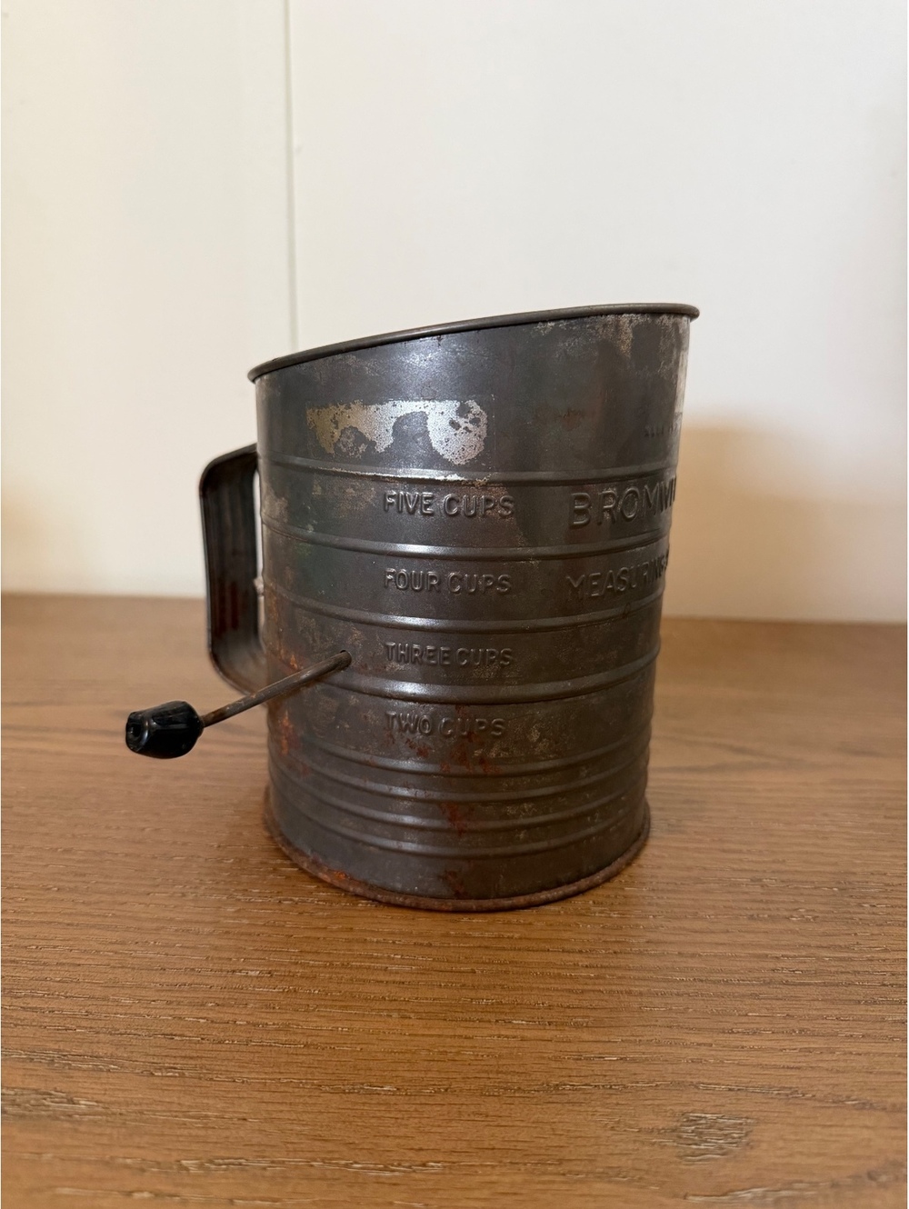 Vintage Bromwell’s 5 Cup Measuring Sifter Hand Crank Flour Sifter Farmhouse